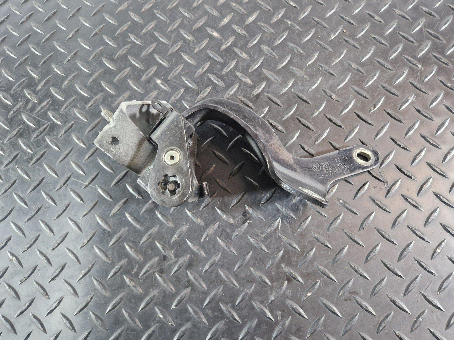 10-15 AUDI Q7 4L REAR LEFT N/S TAILGATE BOOTLID HINGE IN BLACK LC9X 4L0827299C