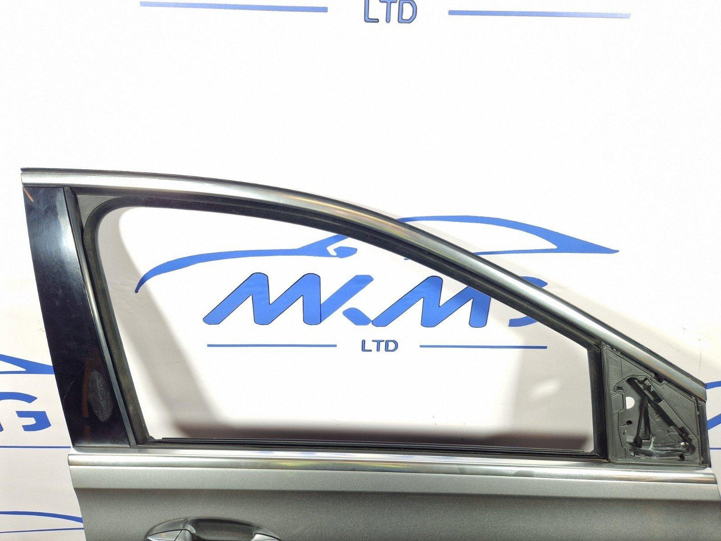 19-ON MERCEDES BENZ B CLASS W247 FRONT RIGHT O/S DRIVER COMPLETE DOOR IN GREY