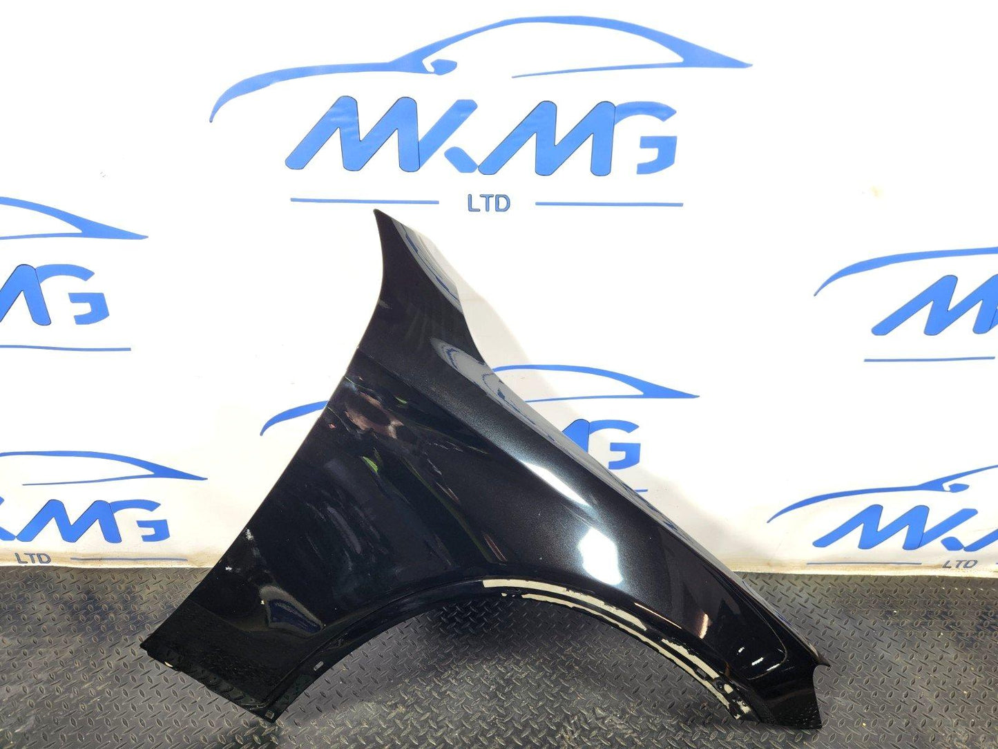 16-22 MERCEDES X253 FRONT RIGHT O/S DRIVER SIDE WING PANEL FENDER IN BLACK 197