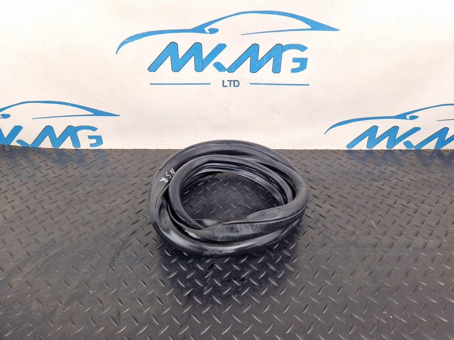 14-20 MERCEDES BENZ GLA X156 REAR DOOR RUBBER SEAL FITS LEFT & RIGHT A1566920176
