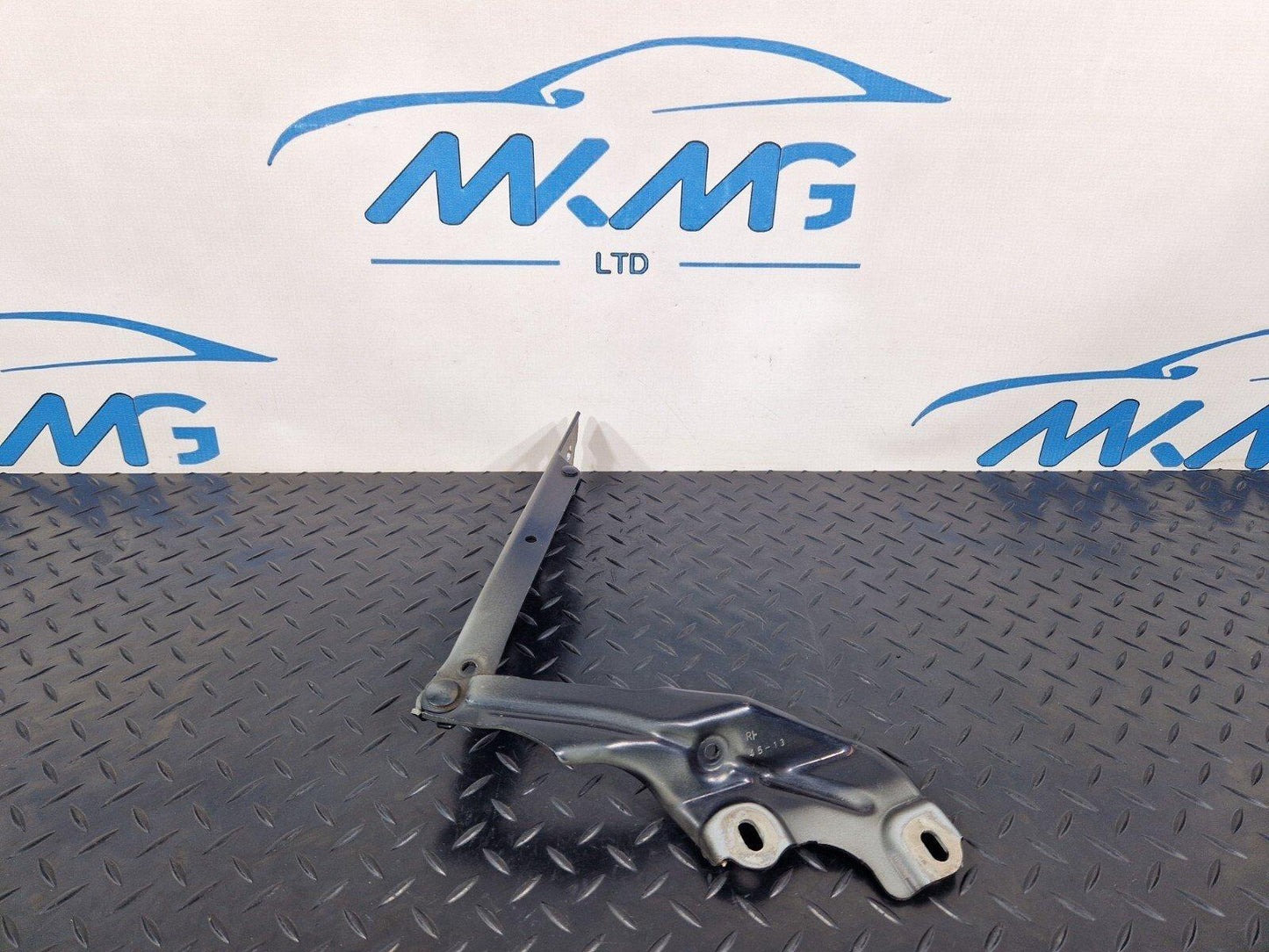 10-18 AUDI A7 4G S-LINE FRONT HOOD BONNET DRIVERS RIGHT SIDE HINGE 4G8823302D
