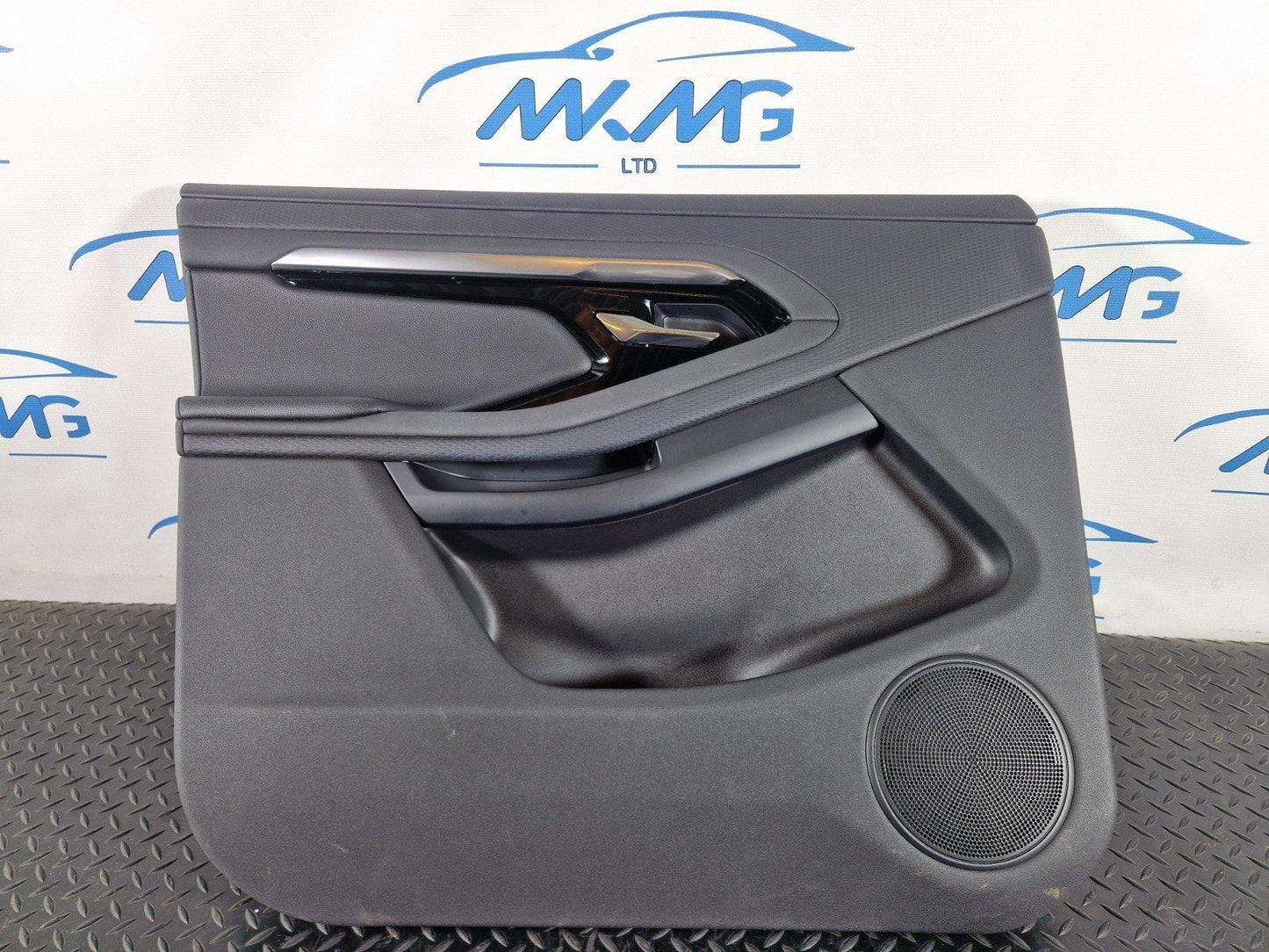 19-ON RANGE ROVER EVOQUE L551 GENUINE FRONT LEFT DOOR CARD PANEL