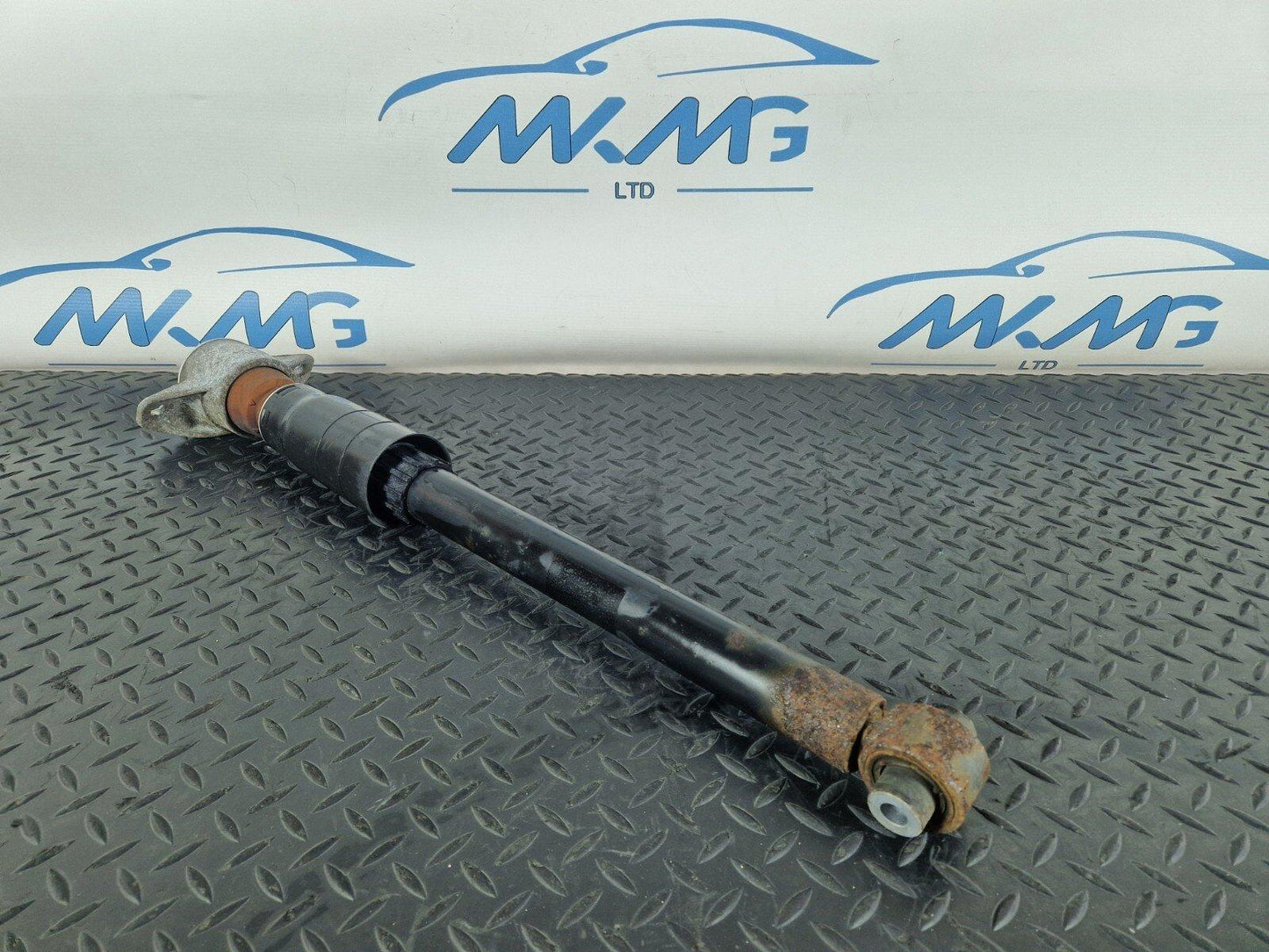 16-19 AUDI A4 B9 REAR SHOCK ABSORBER FITS LEFT & RIGHT 8W0513028AQ 8W0513035AD