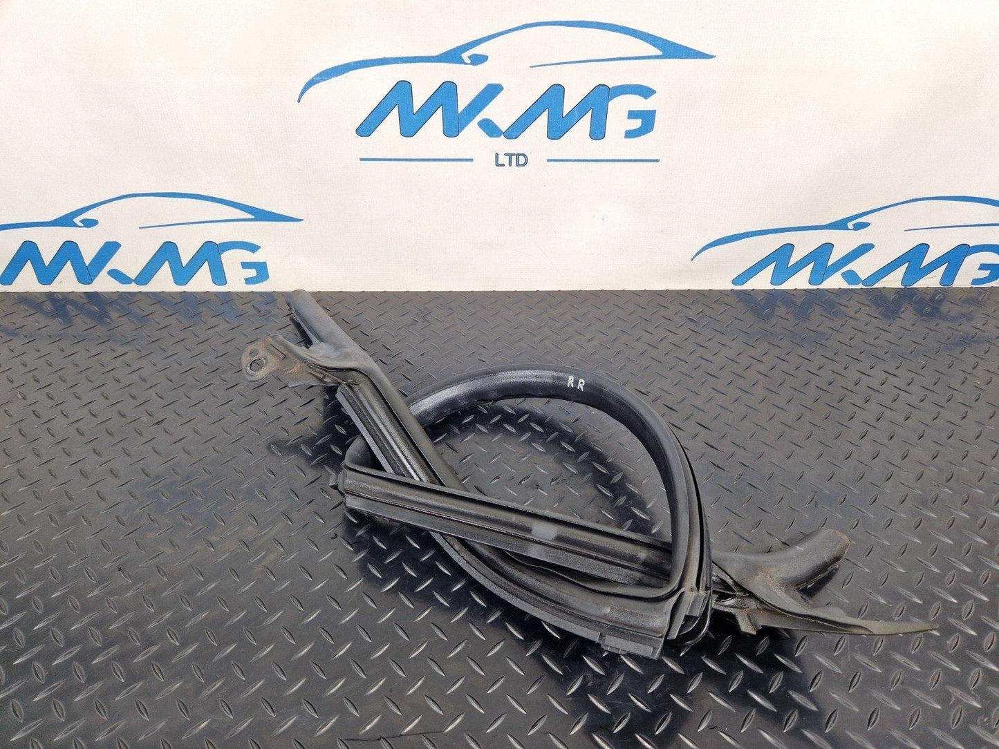 10-18 AUDI A7 4G S-LINE REAR RIGHT DOOR UPPER RUBBER WEATHER SEAL 4G8845696