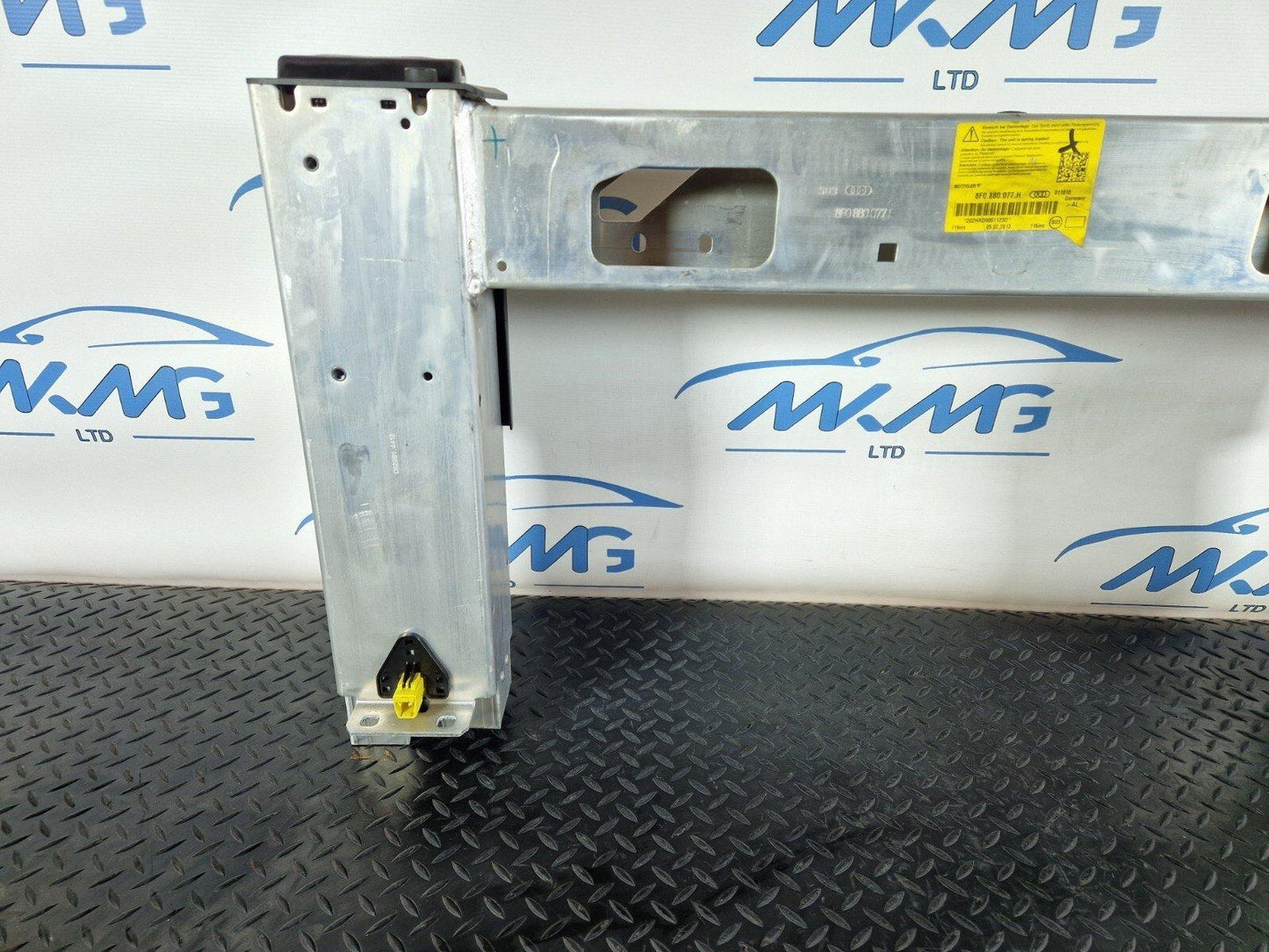 12-17 AUDI S5 CONVERTIBLE ROLL OVER PROTECTION BAR 8F0880077H 8F0880077E