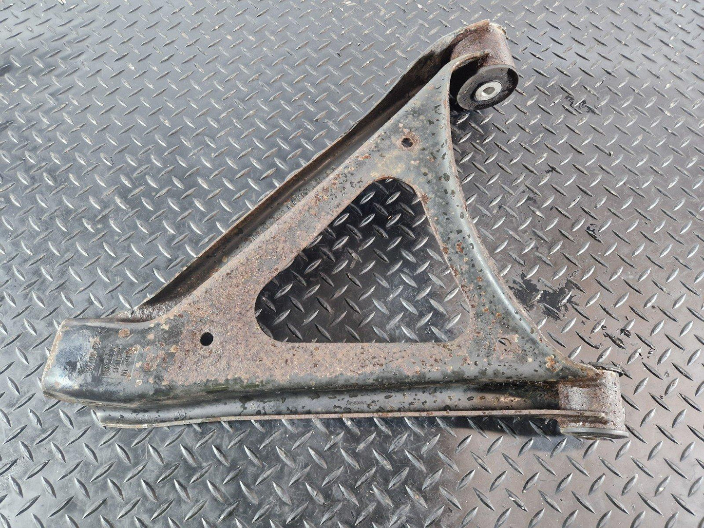 10-15 AUDI Q7 4L OEM S-LINE OFFSIDE RIGHT REAR UPPER CONTROL ARM 7L0505352AA