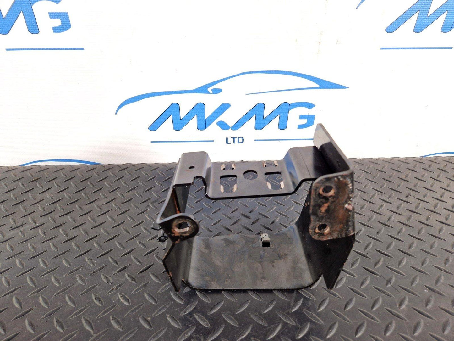 14-19 LAND ROVER L550 DISCOVERY SPORT FUEL FILTER BRACKET / HOLDER LR094192