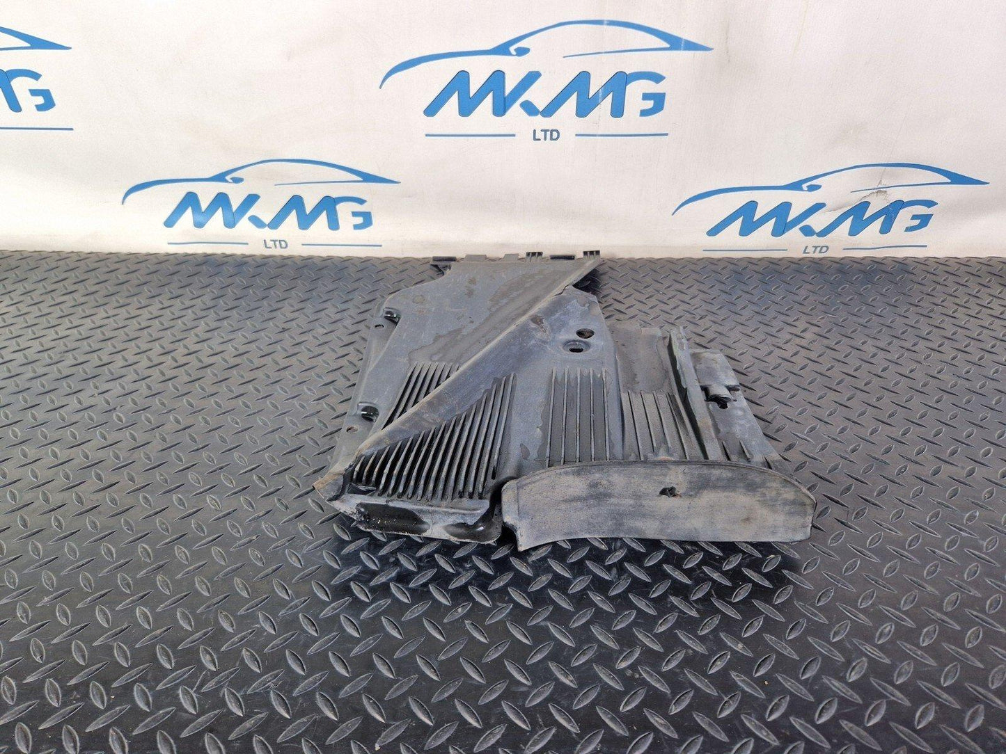 12-17 AUDI S5 CONVERTIBLE 8F REAR LEFT UNDERBODY COVER DAMAGED 8F0825215C
