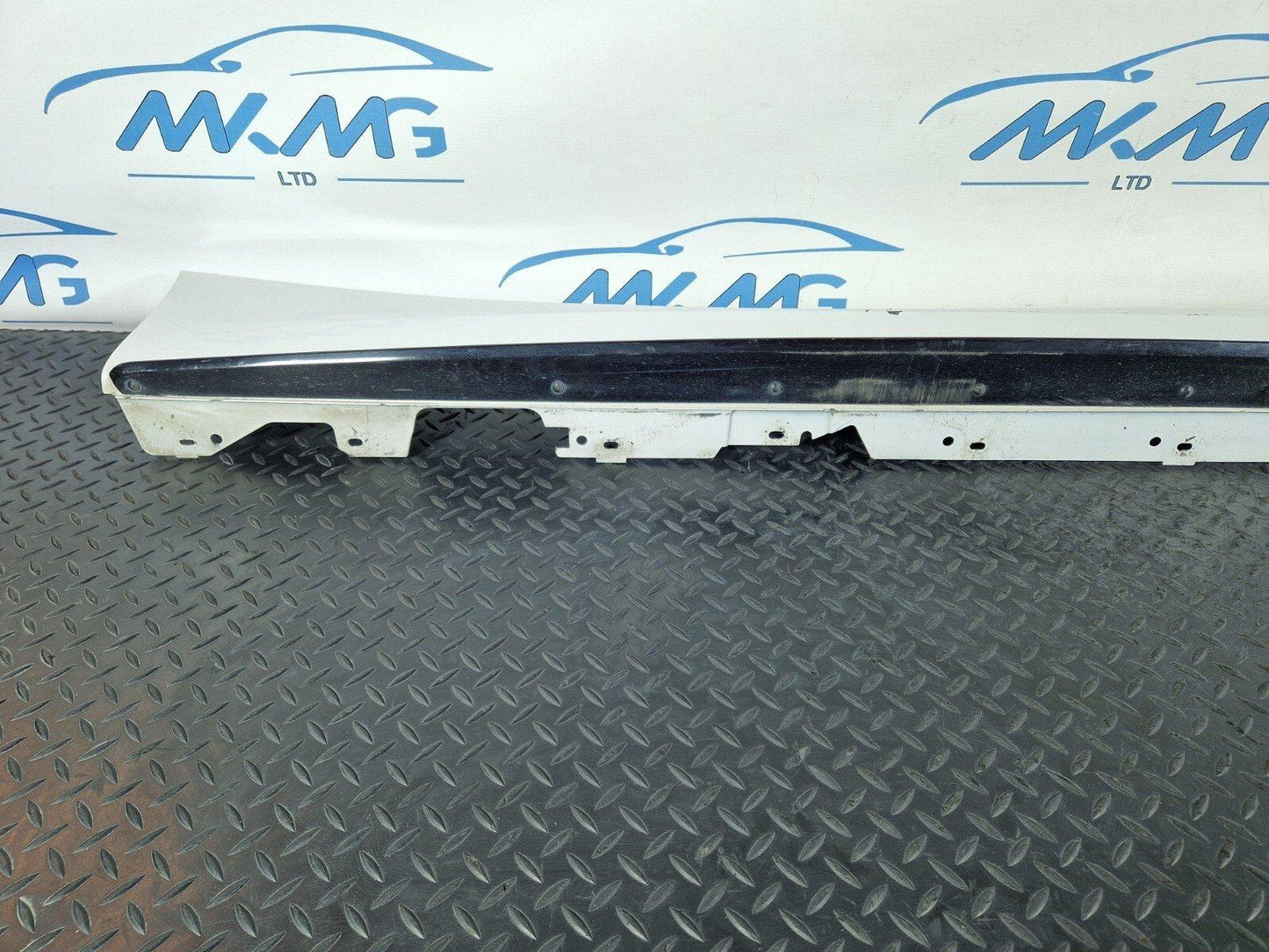 14-16 BMW 2 SERIES F22 M235i RIGHT DRIVER O/S SIDE SKIRT IN WHITE A96 8051948