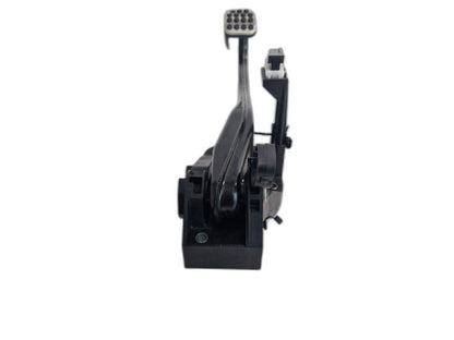 14-17 MERCEDES BENZ A180D 1.5DIESEL 6 SPEED MANUAL BRAKE PEDAL A2462920308