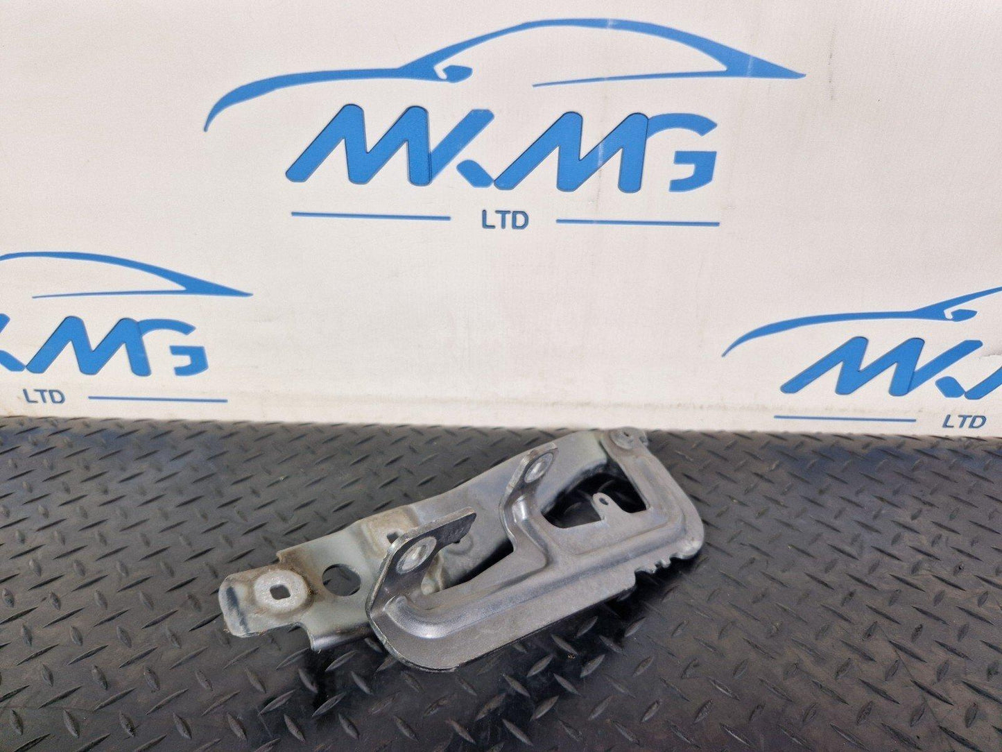 19-ON MERCEDES BENZ B CLASS W247 BONNET HINGE RIGHT DRIVER SIDE A2478800228