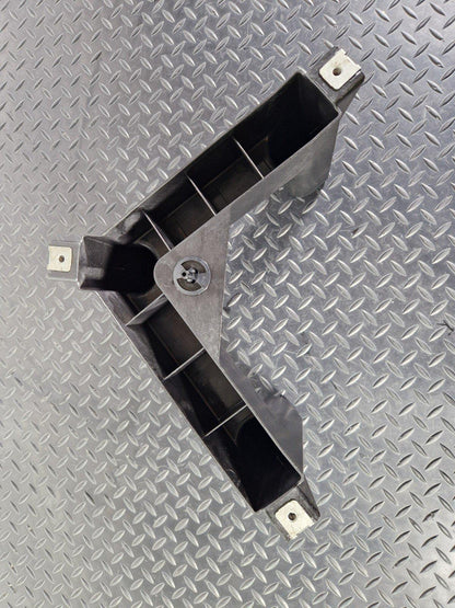 18-ON MERCEDES BENZ A CLASS W177 GENUINE MOUNT BRACKET A1776827500