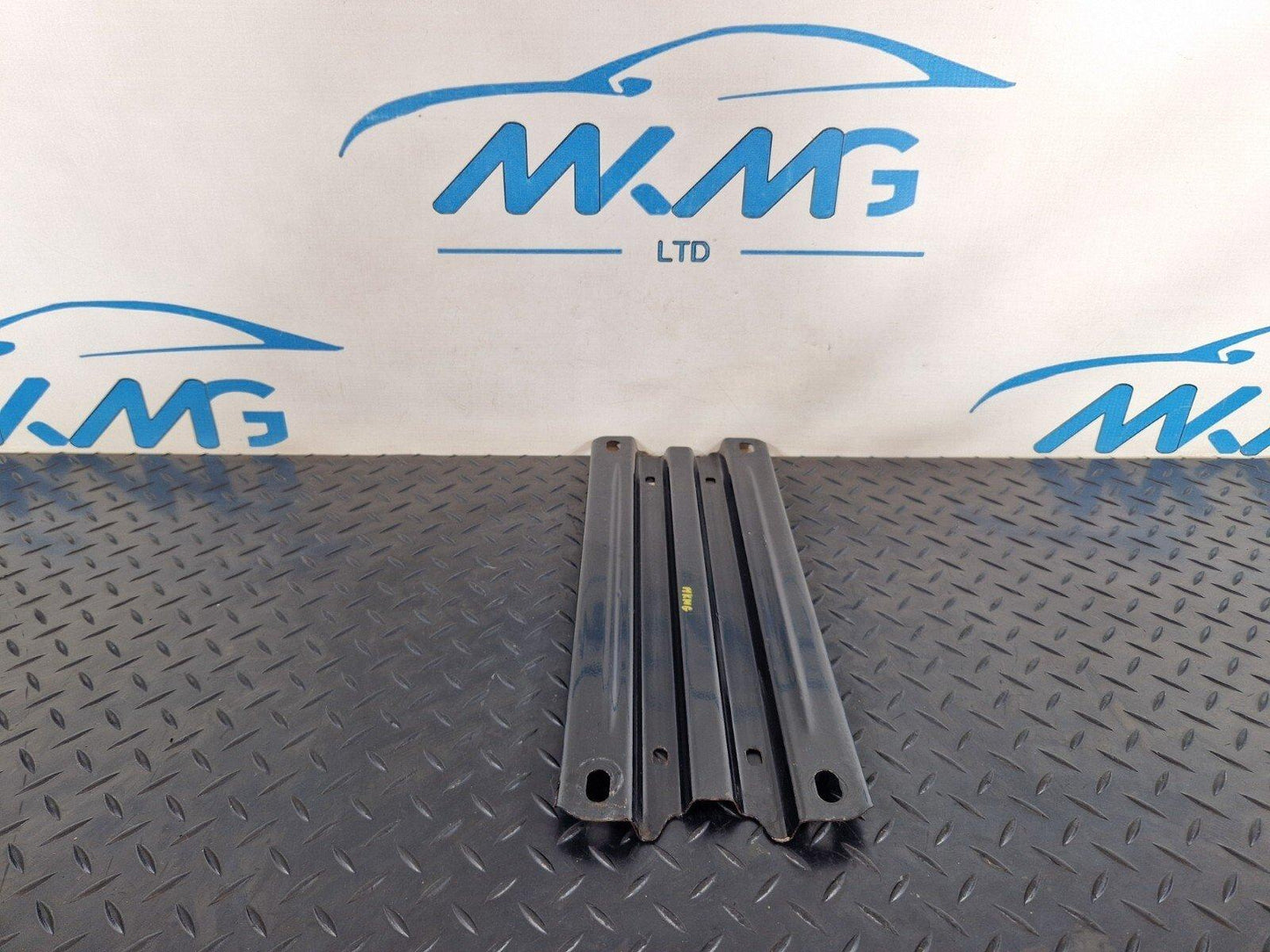18-ON MERCEDES BENZ A CLASS W177 OEM UNDERBODY PANEL MOUNT BRACKET A1776161900
