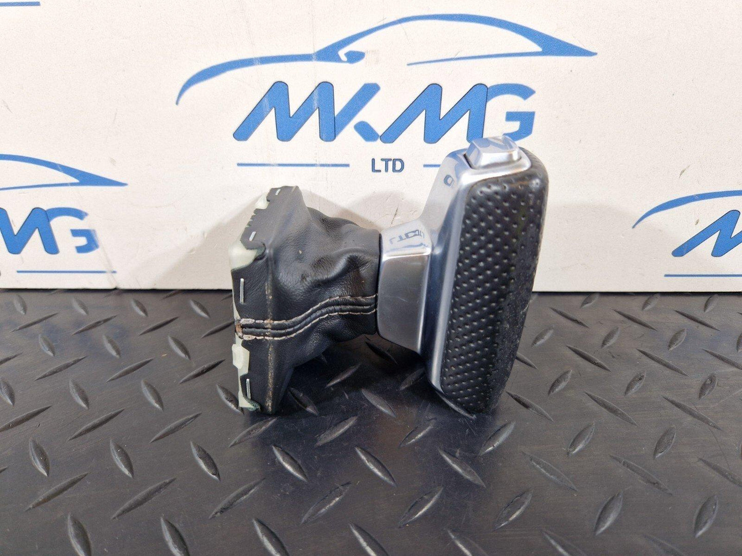 16-19 AUDI A4 B9 GENUINE OEM GEAR LEVER SELECTOR KNOB LEATHER 8W2713140D