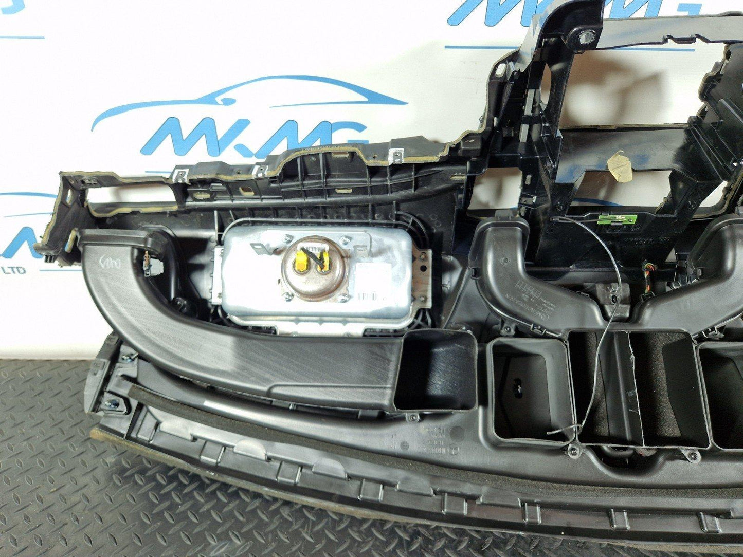 11-19 MERCEDES BENZ ML W166 GENUINE DASHBOARD PANEL WITH SRS A-BAG A1668600302