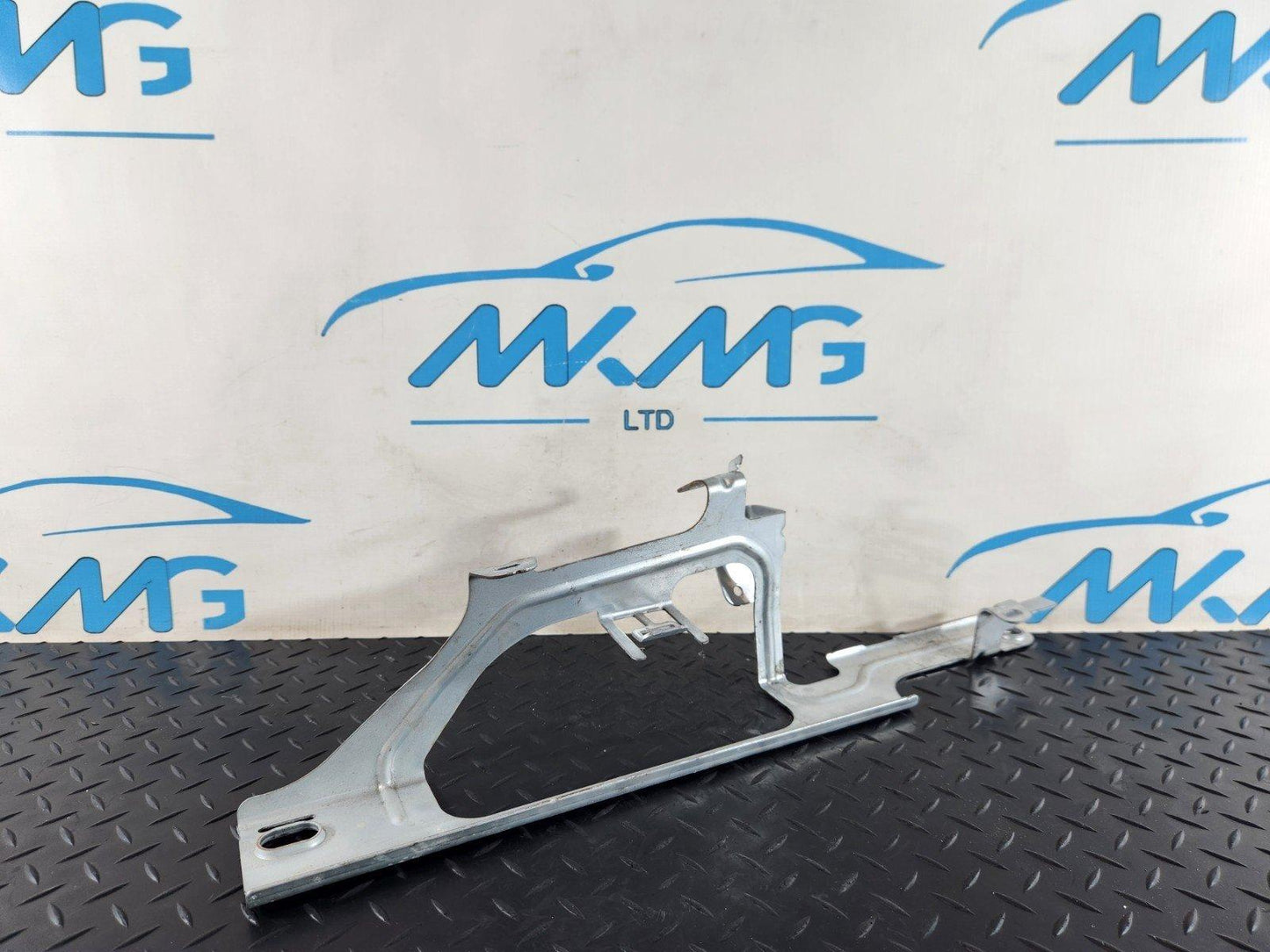 16-22 MERCEDES BENZ X253 OEM ANTENNA AMPILIFIER MODULE WITH BRACKET A2536910214