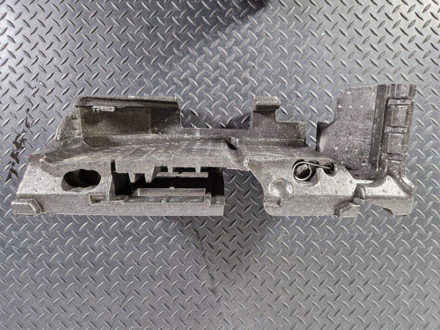 12-17 AUDI Q5 S-LINE 8R TOOL KIT HOLDER TOOLBOX 8R0012109F
