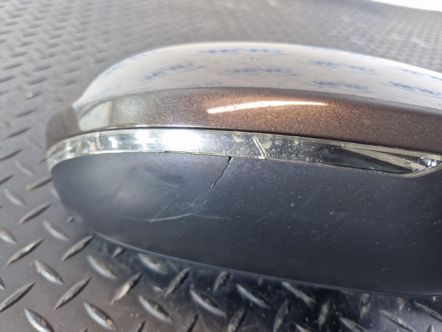 Audi A6 Allroad C7 front Right o/s Door wing Mirror manual fold (damaged)