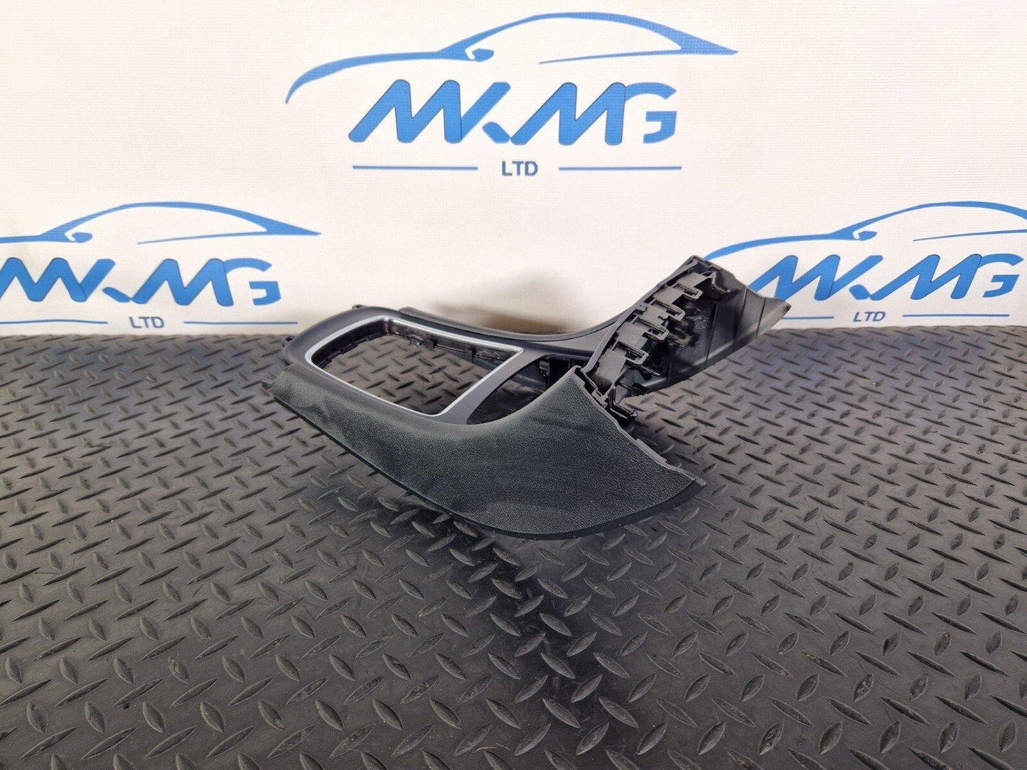 14-19 MERCEDES BENZ GLA X156 OEM GENUINE CENTRE CONSOLE TRIM A1766809900