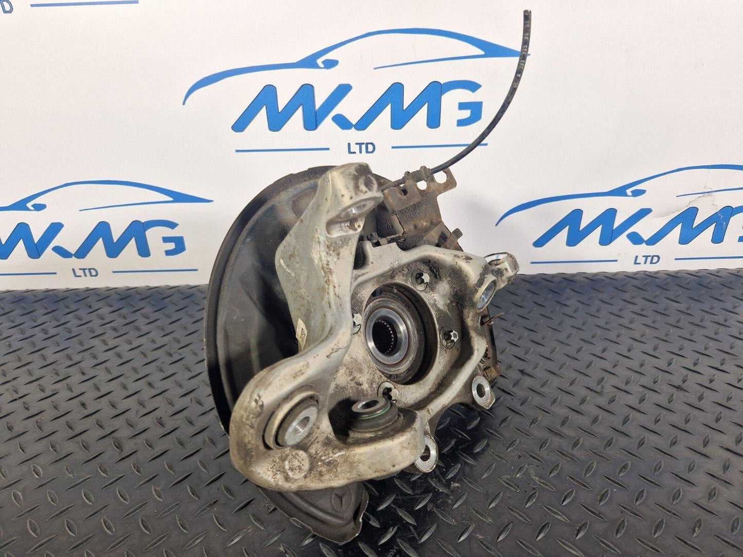 14-21 MERCEDES C350e W205 GENUINE REAR RIGHT DRIVER SIDE WHEEL HUB A2055467480