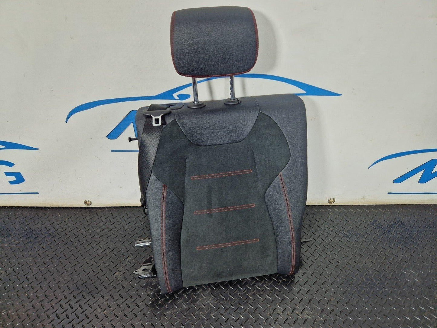 19-ON MERCEDES BENZ A CLASS EQ W177 V177 A250e REAR LEFT SEAT