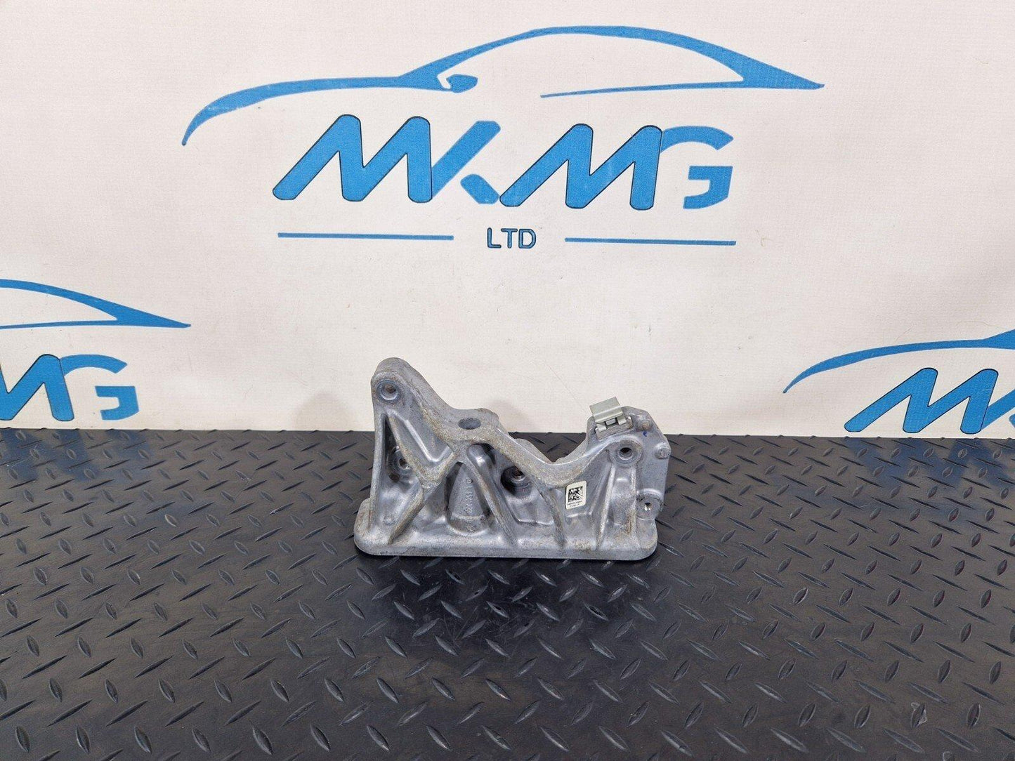 19-ON MERCEDES BENZ A CLASS W177 ENGINE CARRIER BRACKET MOUNT A6542230004