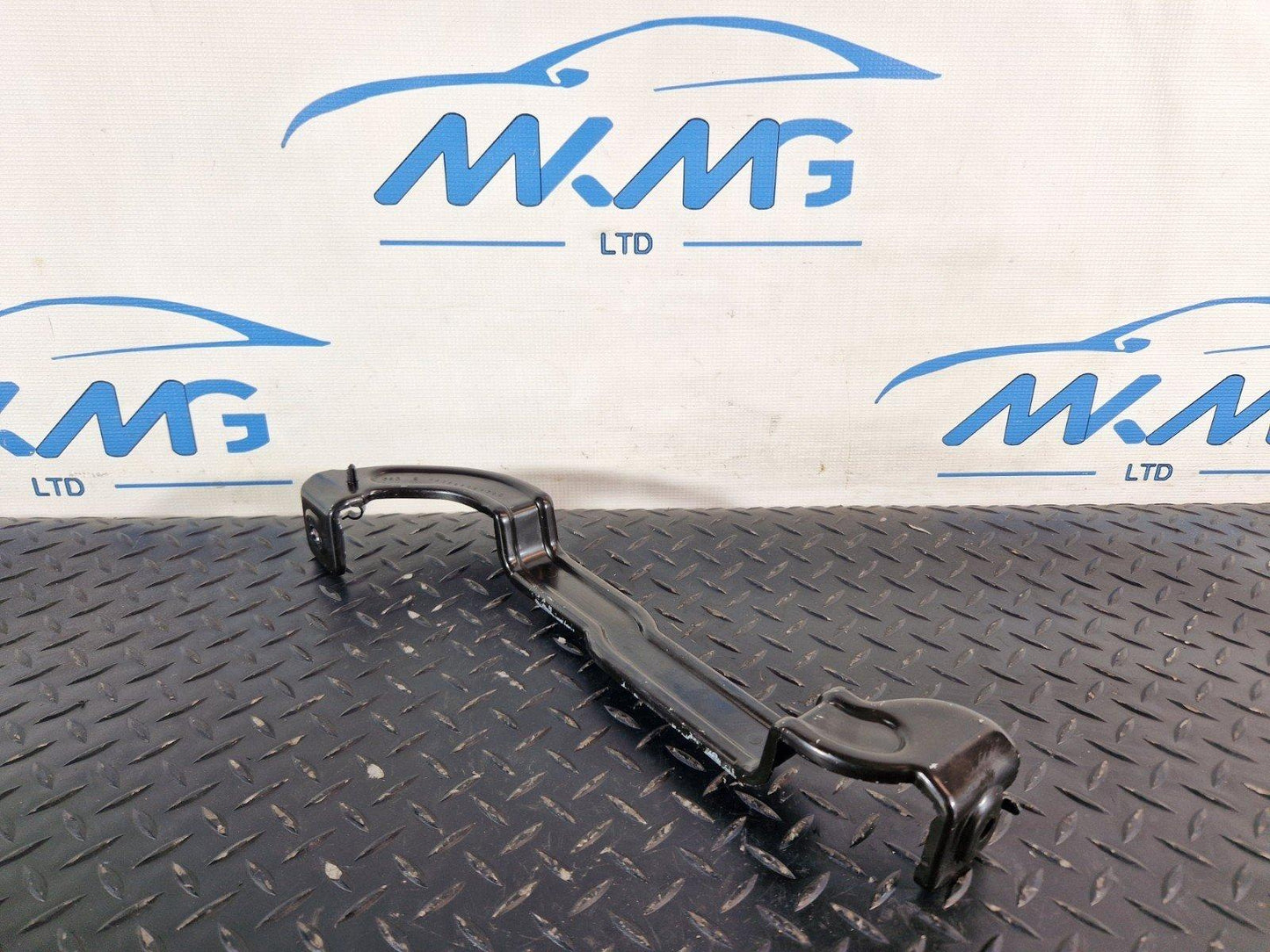 16-19 MERCEDES BENZ GLE W166 GENUINE STOWAGE TRAY LEFT HOLDER A1666841700