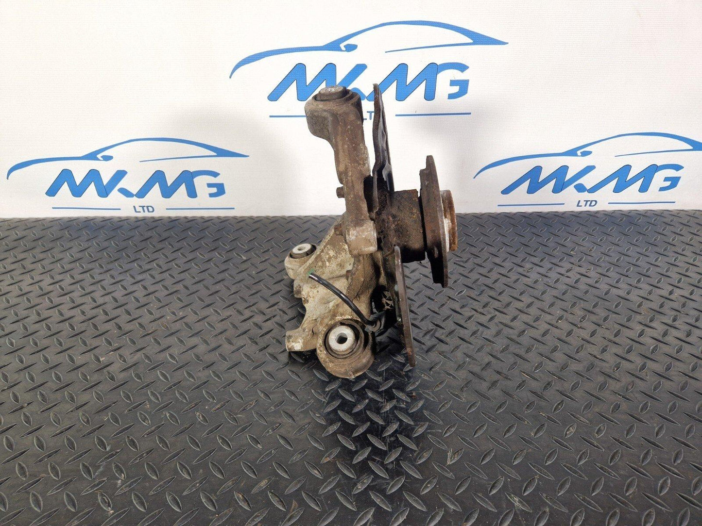 14-20 MERCEDES BENZ GLA X156 GENUINE OEM REAR LEFT N/S WHEEL HUB A2460306