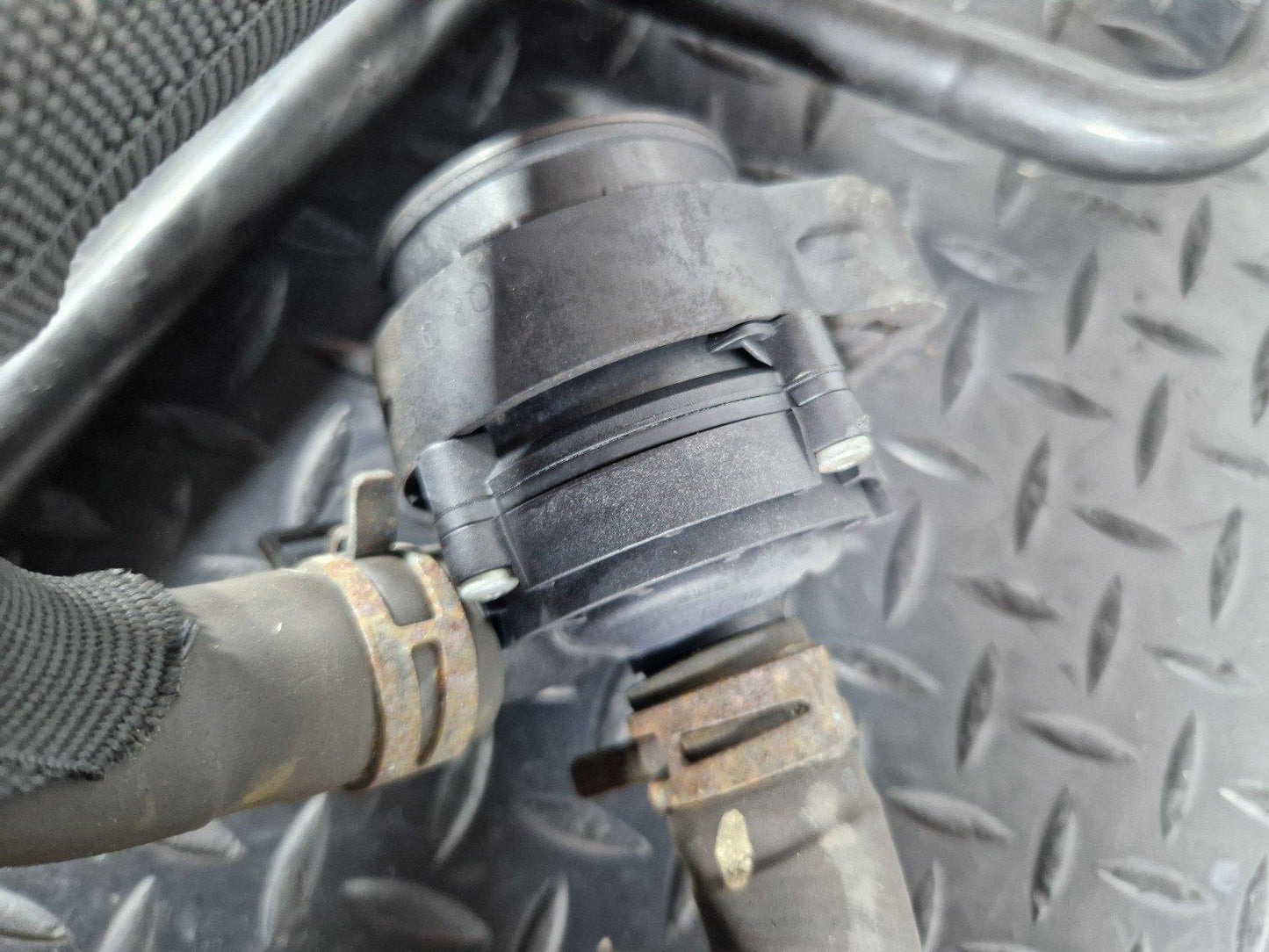 11-19 MERCEDES BENZ ML W166 250.CDI WATER COOLING COOLANT HOSE PIPE A1668305196