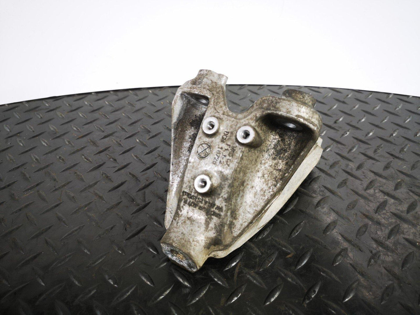16-19 AUDI A4 B9 S-LINE GENUINE V6 3.0TDI CSW LEFT N/S ENGINE MOUNT 8W0199307H