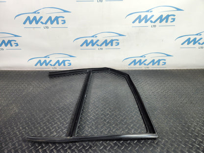 Land Rover Range Rover Evoque L551 SUV Front Left Door Window Rubber Frame XC940