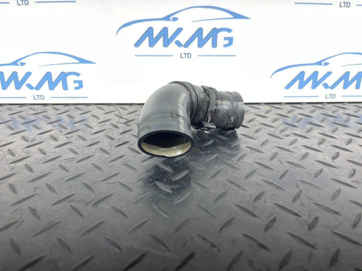 18-ON MERCEDES BENZ A CLASS W177 AIR INTAKE INLET PIPE HOSE A6541401160