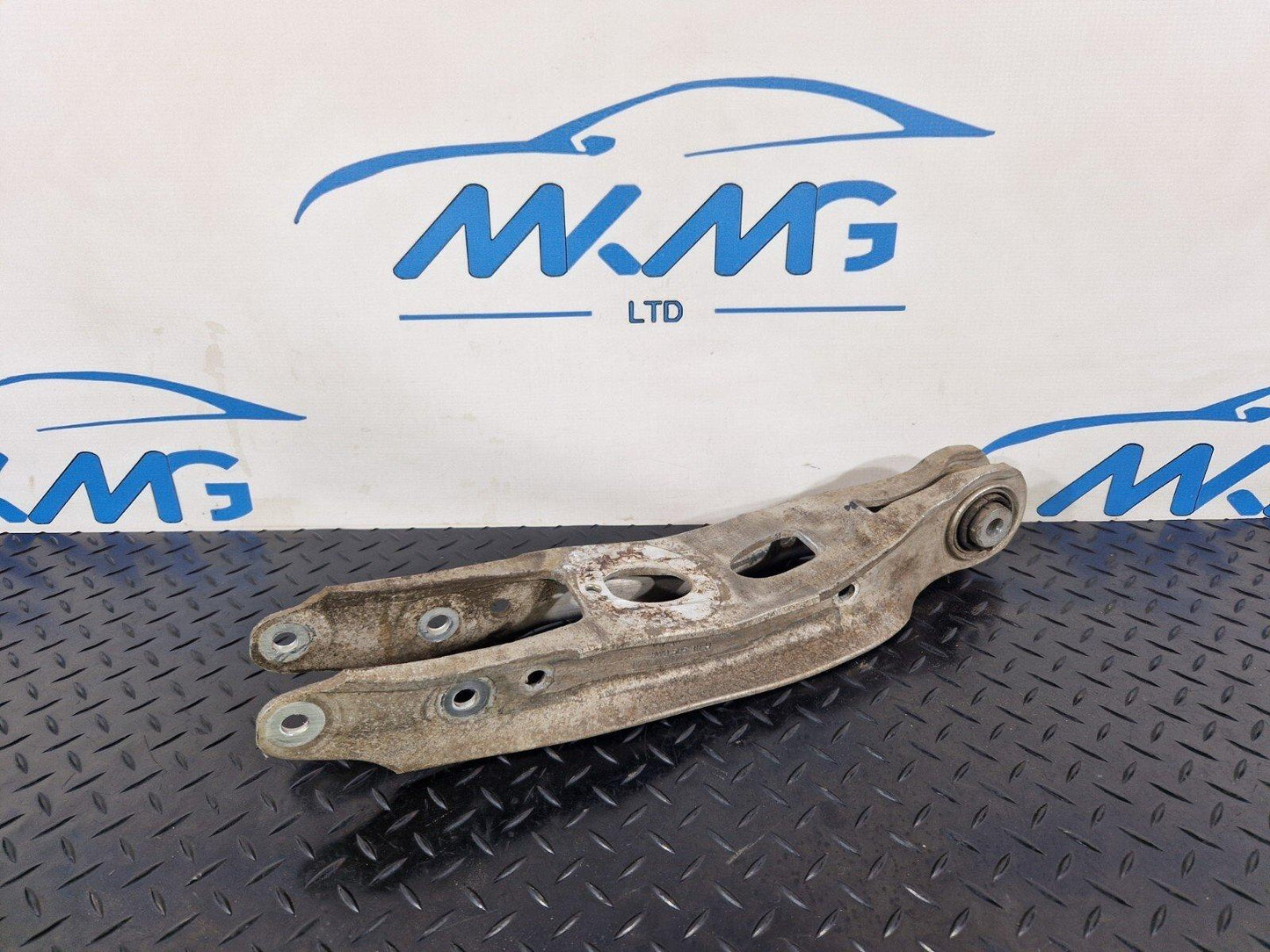 16-19 AUDI A4 B9 GENUINE REAR RIGHT OR LEFT SIDE LOWER CONTROL ARM 8W0505311H