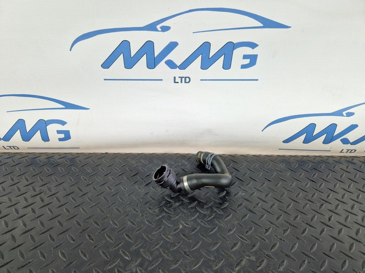 16-19 AUDI A4 AVANT B9 S-LINE 3.0TDI CSW ENGINE WATER COOLANT PIPE 8W0819332P