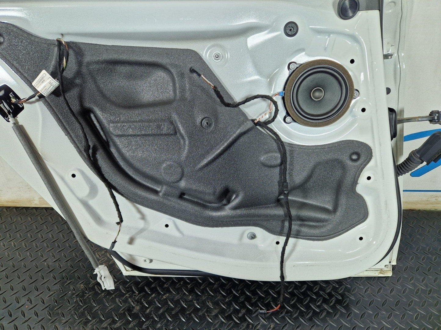 12-18 BMW 3 SERIES F30 F31 LCI REAR GENUINE PASSENGER LEFT DOOR