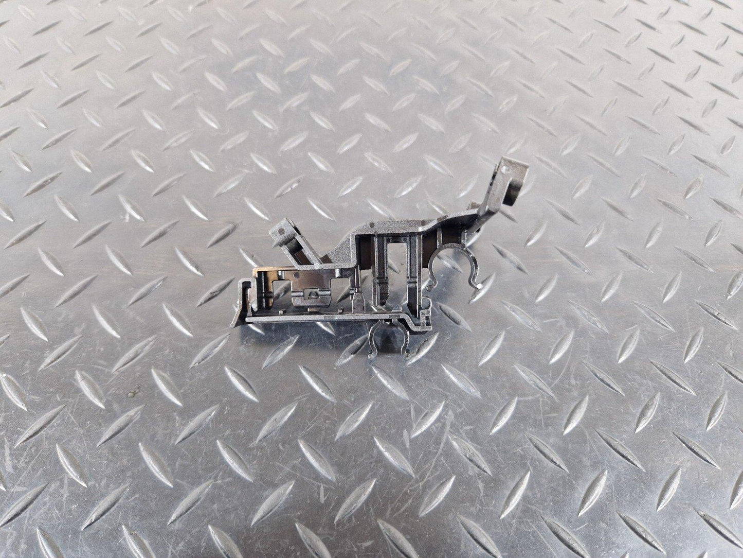 15-18 AUDI A7 4G GENUINE WIRE MOUNT BRACKET 059971504J