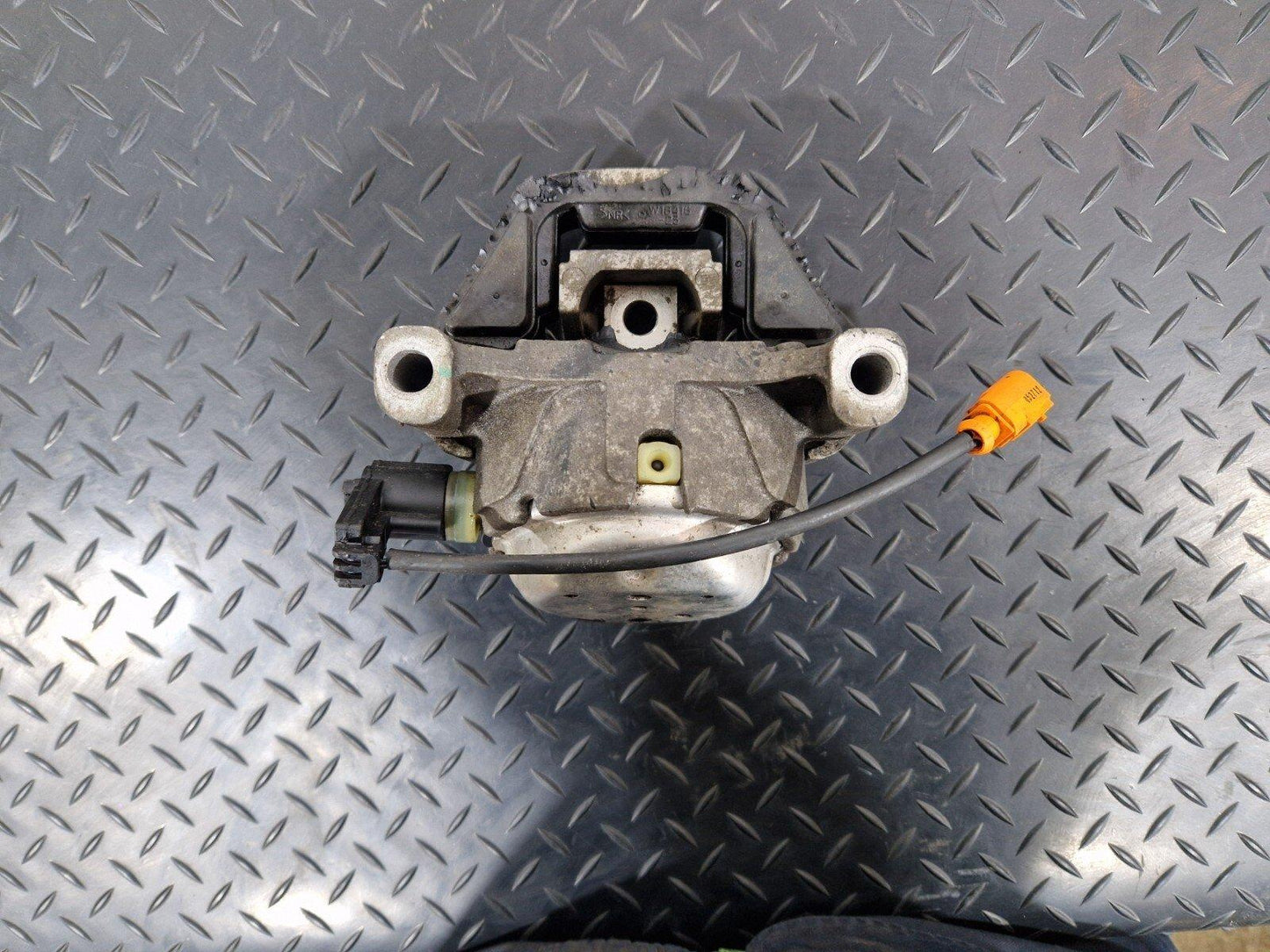 10-18 AUDI A7 4G S-LINE ENGINE  MOUNT BRACKET  MP5161
