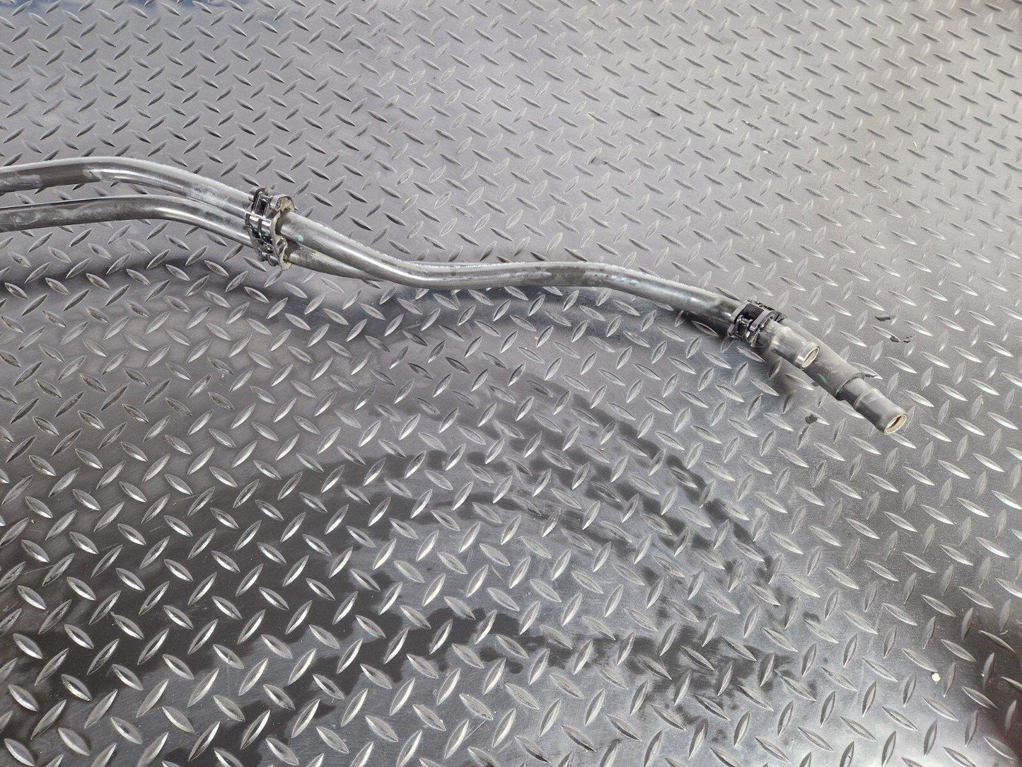 19-ON MERCEDES BENZ CLA C118 GENUINE RADIATOR COOLANT LINE A1775016201