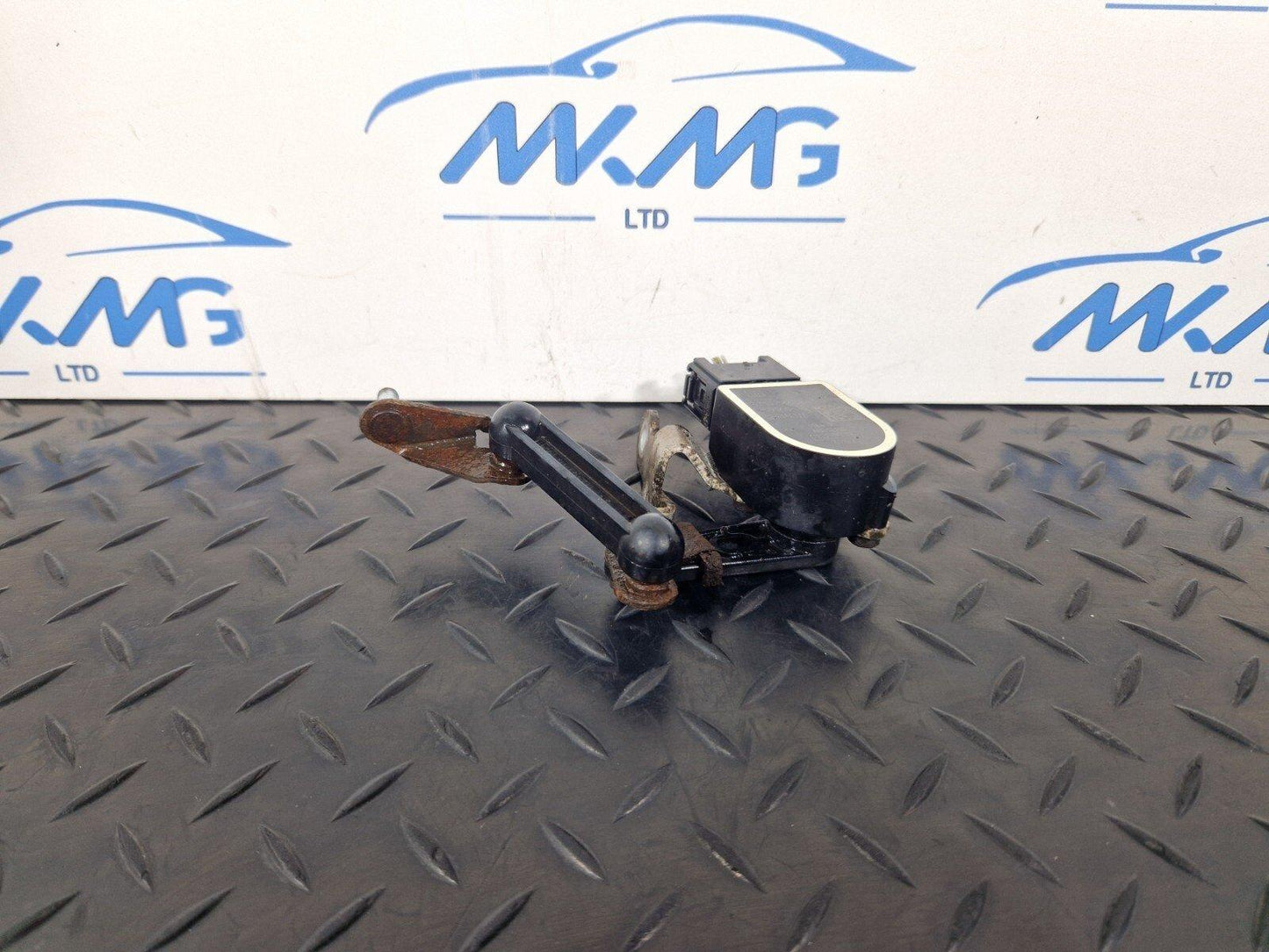 11-18 BMW 6 SERIES F06 GENUINE HEADLIGHT HEIGHT LEVEL SENSOR 6778263