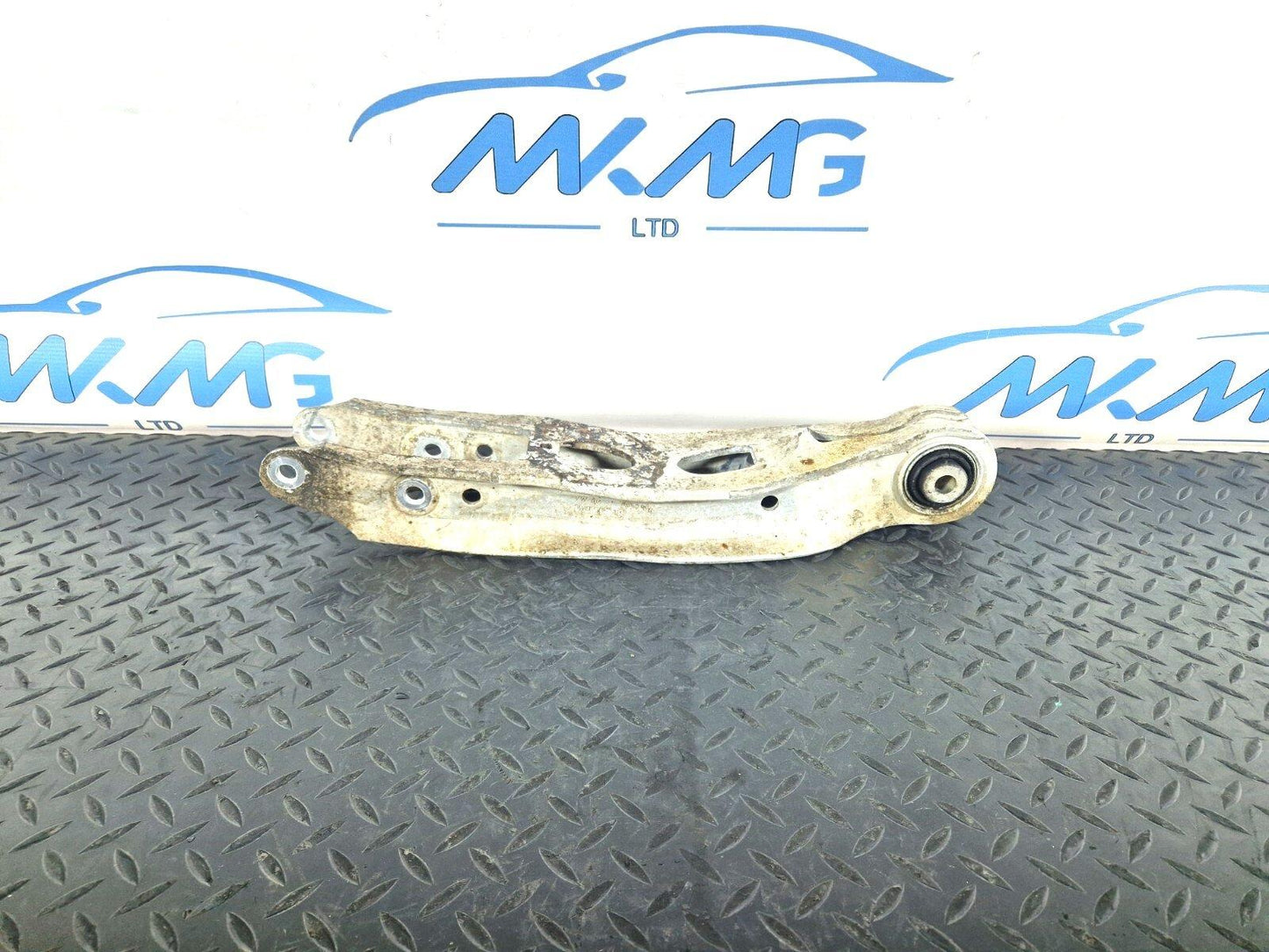 16-19 AUDI A4 B9 GENUINE REAR RIGHT OR LEFT SIDE LOWER CONTROL ARM 8W0505311H