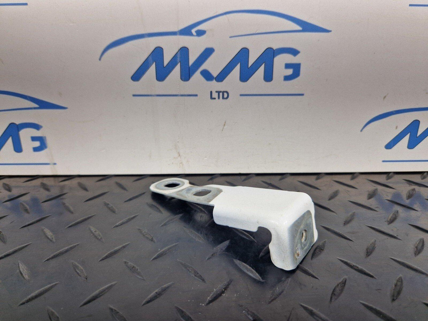 16-23 AUDI S5 COUPE GENUINE WING FENDER BRACKET FRONT LEFT 8W6821433