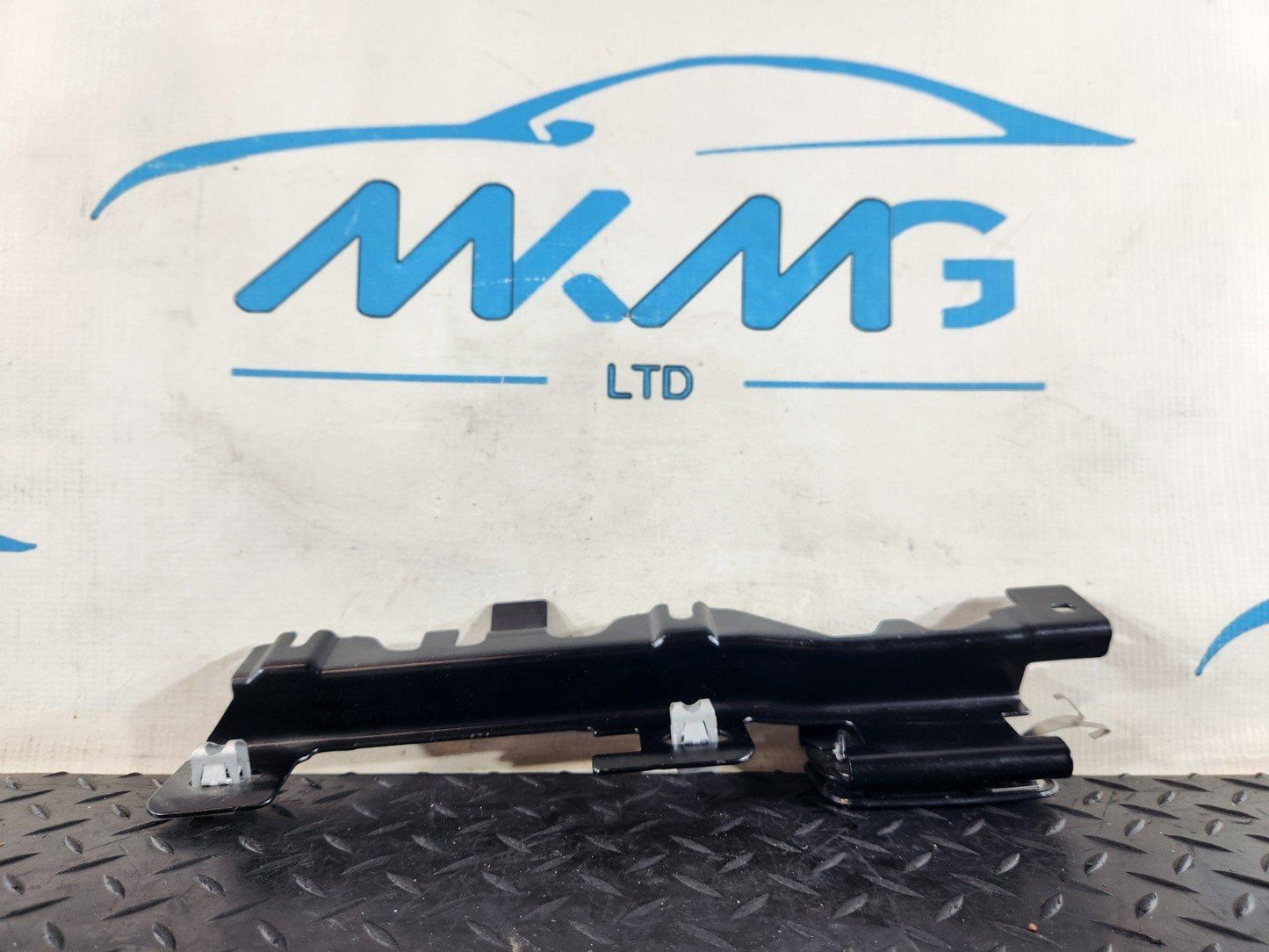 16-22 MERCEDES BENZ X253 GENUINE REAR ROOF HANDLE BRACKET A2538150531