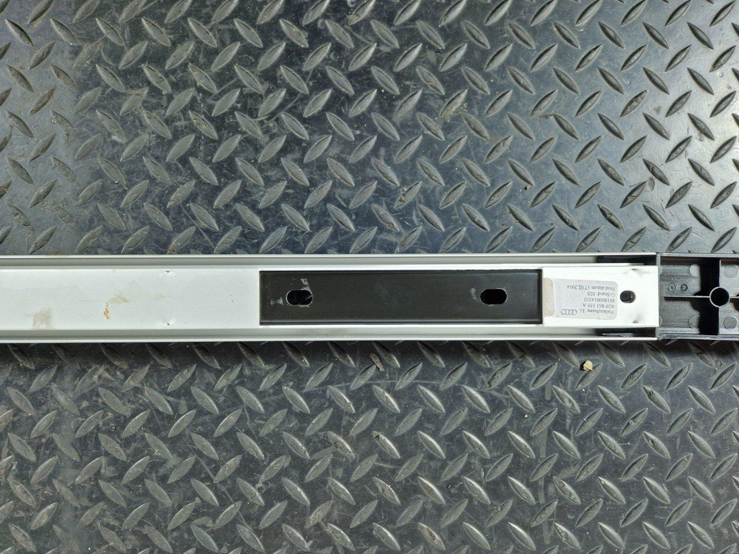 12-18 AUDI A6 C7 GENUINE LEFT N/S BOOT LUGGAGE COMPARTMENT MOUNT RAIL 4G9863555A
