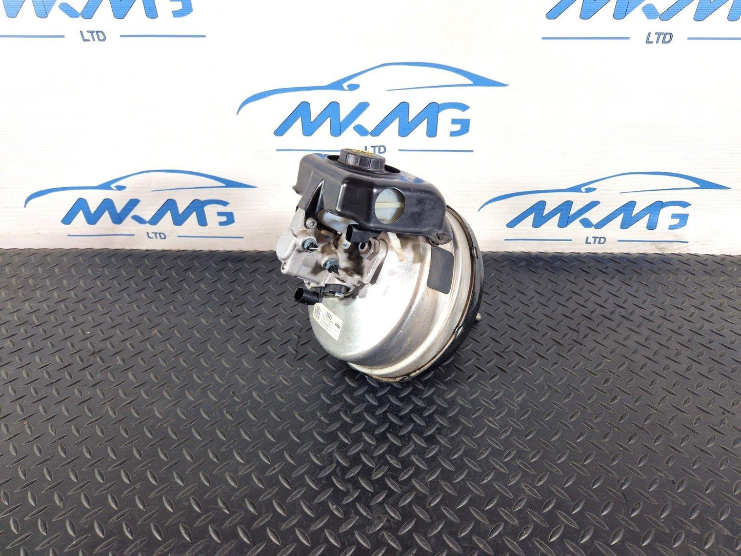 17-24 AUDI S5 F5 CWGD GENUINE S-LINE BRAKE SERVO MASTER CYLINDER 8W0612103B