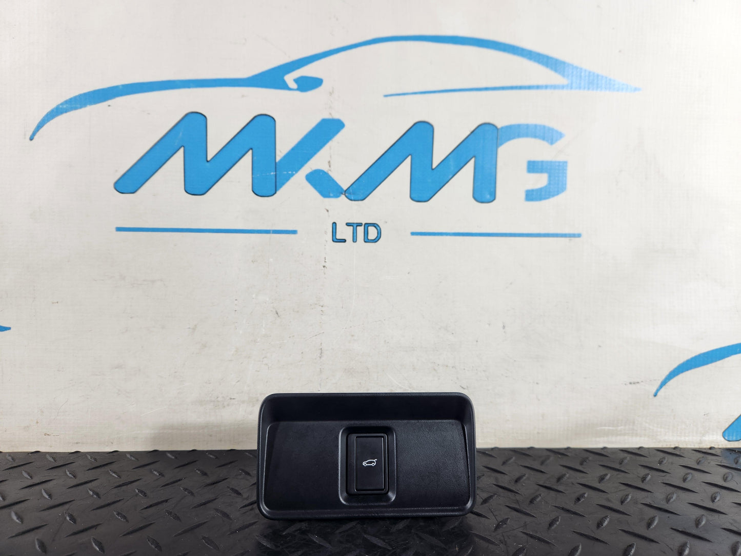 Land Rover Range Rover Evoque L551 SUV Boot Release Switch Button R8D2-044M90-A
