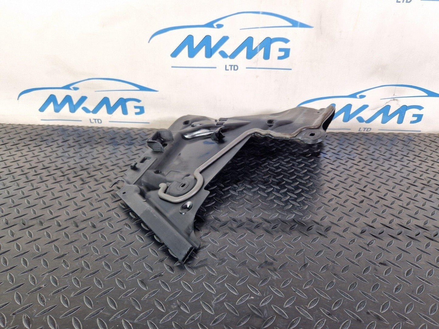 14-21 MERCEDES BENZ C200 W205  ENGINE PROTECTION SHIELD PANEL TRIM A2056205801