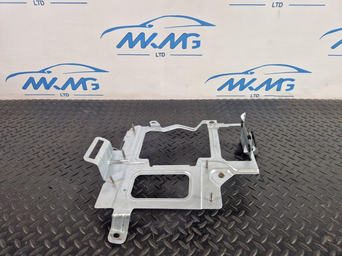 19-ON RANGE ROVER EVOQUE L551 BODY CONTROL MODULE BRACKET MOUNT M8D214D142BB
