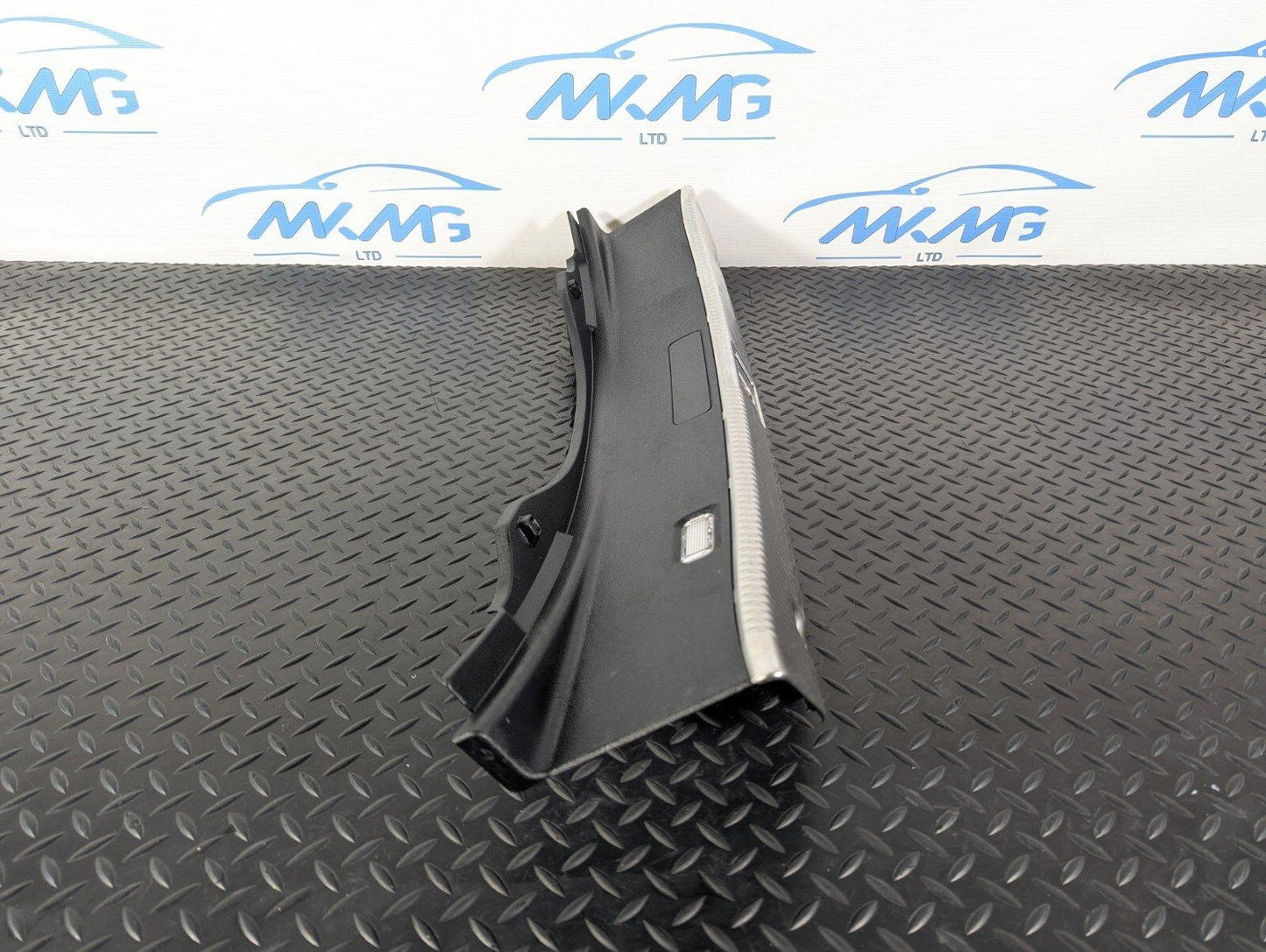 10-17 AUDI A8 4H REAR BOOT CHROME LOADING COVER PANEL TRIM 4H0863471