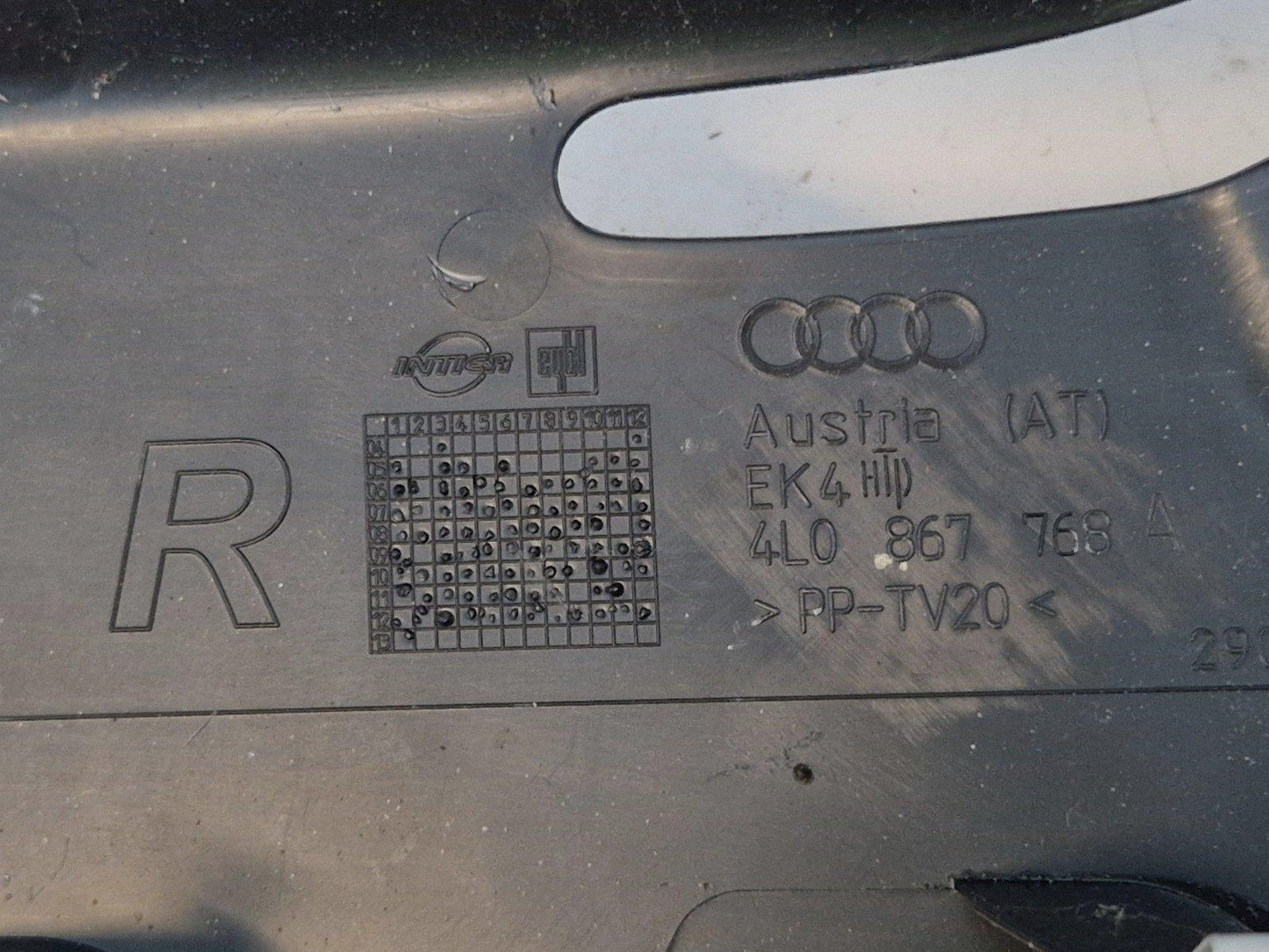 10-15 AUDI Q7 4L GENUINE OSR DRIVERS SIDE REAR C PILLAR COVER 4L0867768A