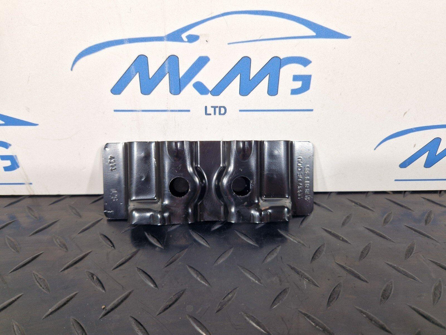 10-18 AUDI A7 4G S-LINE GENUINE OEM MOUNTING TIE DOWN EYE 4G8813383